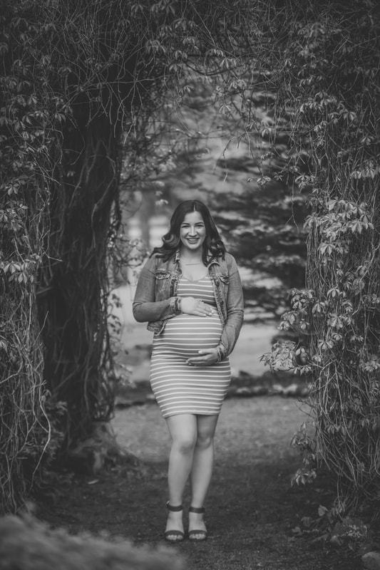 Moncton Maternity Photographer , Moncton newborn photographer , moncton maternity photography ,  moncton newborn photography , maternity session , maternity portraits , natural light maternity , expecting , 